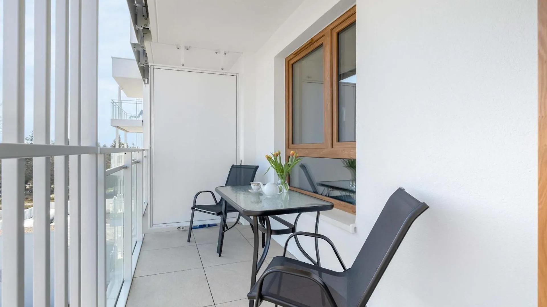 Jasny Apartament W Kolobrzegu Z Parkingiem, Balkonem I Tarasem Widokowym By Noclegi Renters 0*, Kolobrzeg Poland