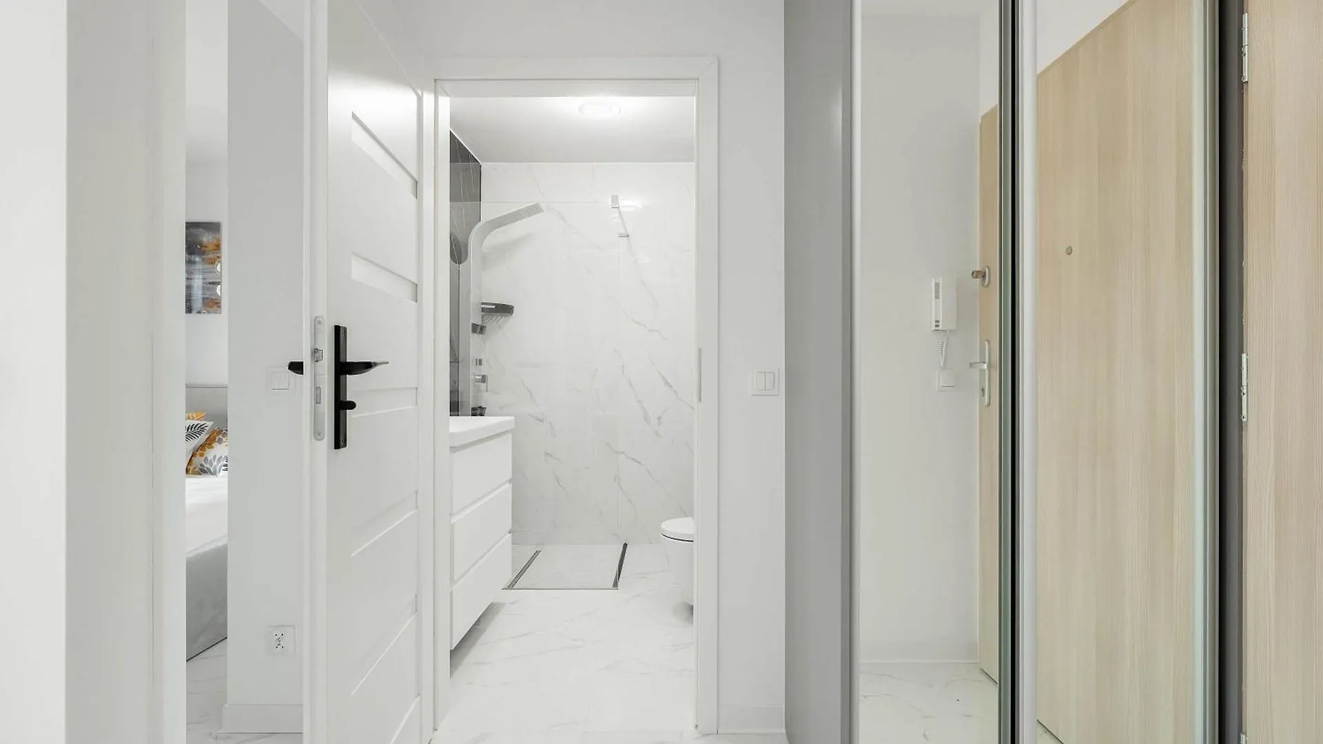Jasny Apartament W Kolobrzegu Z Parkingiem, Balkonem I Tarasem Widokowym By Noclegi Renters 0*, Kolobrzeg Poland