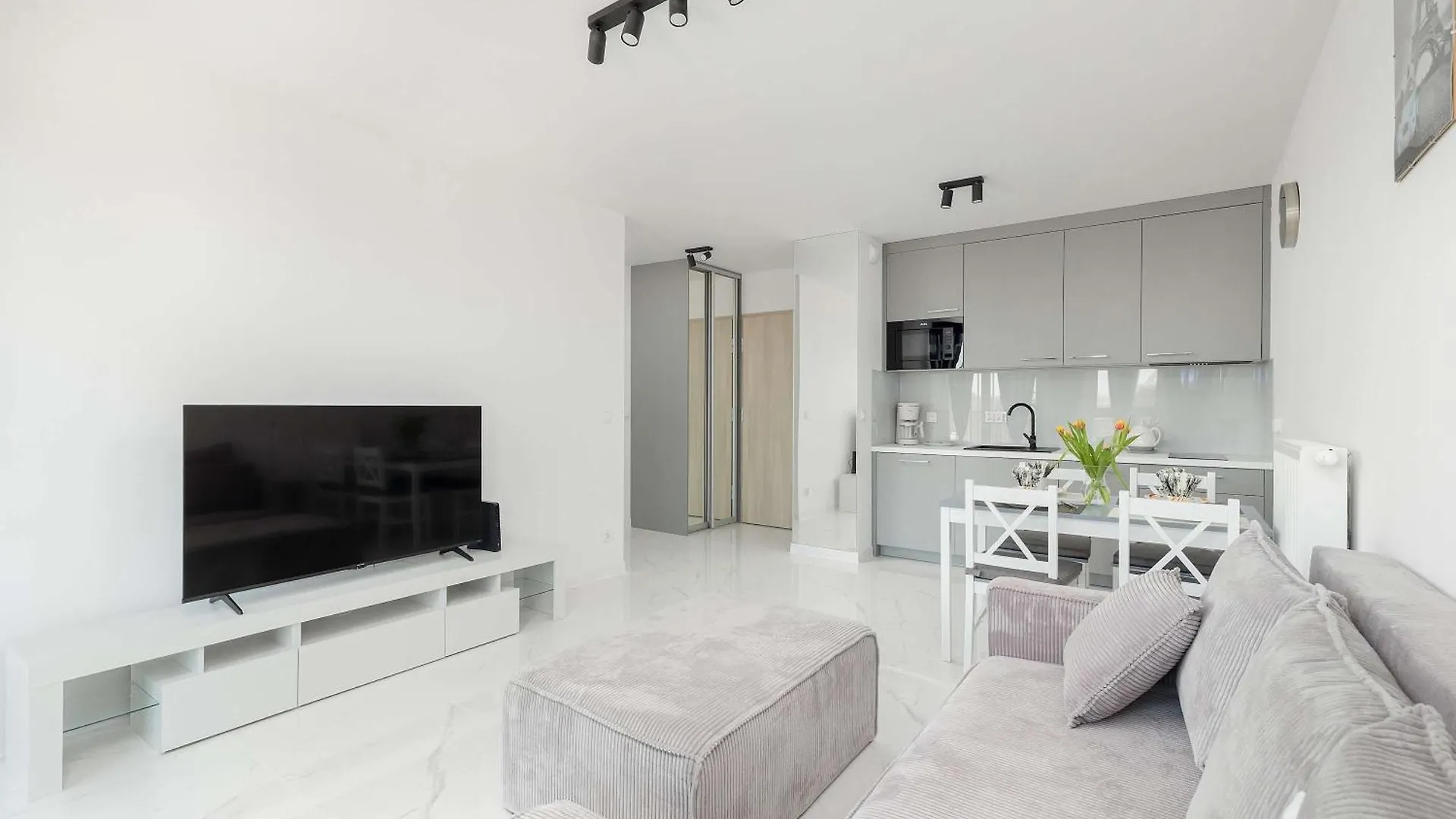 Apartment Jasny Apartament W Kolobrzegu Z Parkingiem, Balkonem I Tarasem Widokowym By Noclegi Renters