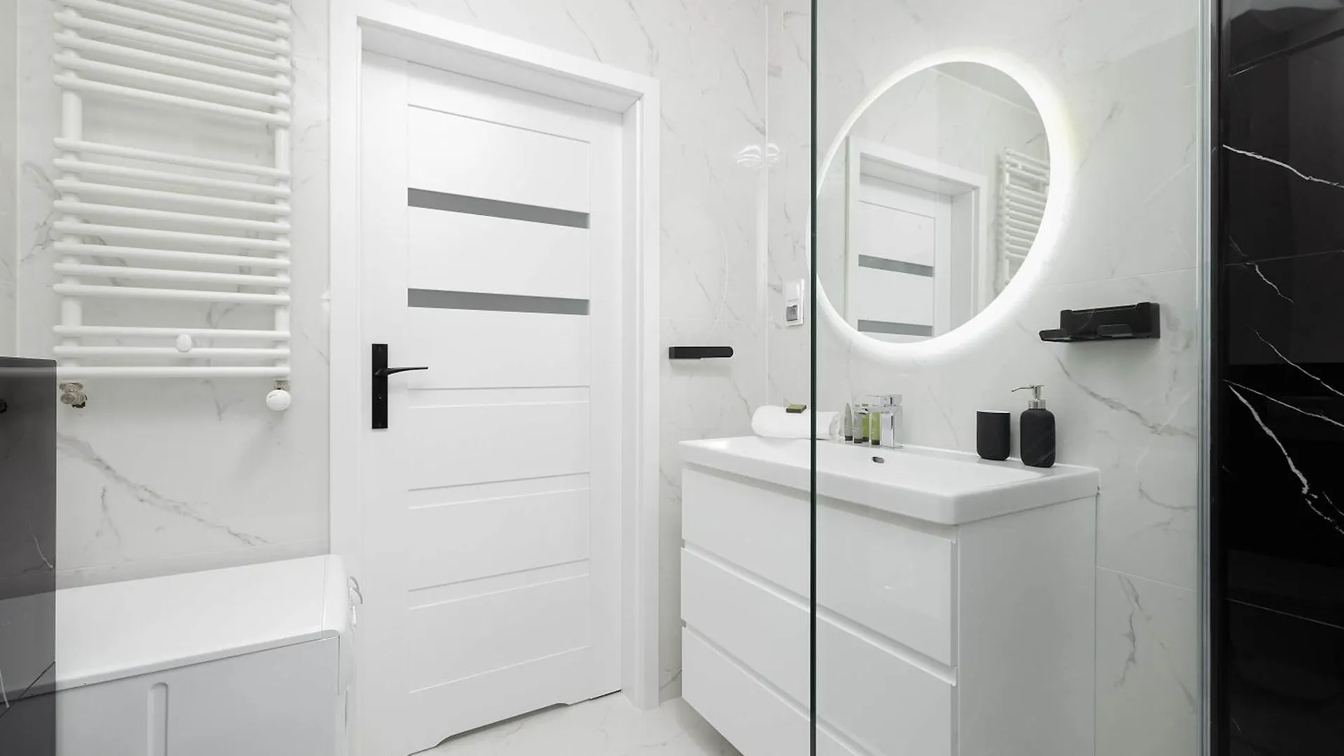 Jasny Apartament W Kolobrzegu Z Parkingiem, Balkonem I Tarasem Widokowym By Noclegi Renters 0*, Kolobrzeg
